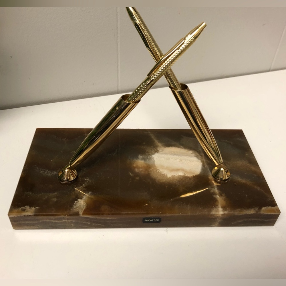 VTG Sheaffer Duo Pen Stand Made of Onyx/Marble Deaigned to Hold 2 Pens